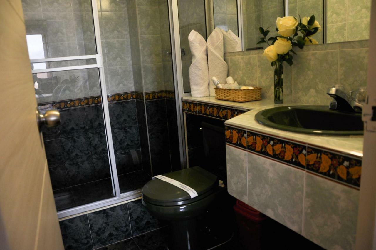 Hostal Suites Royal *